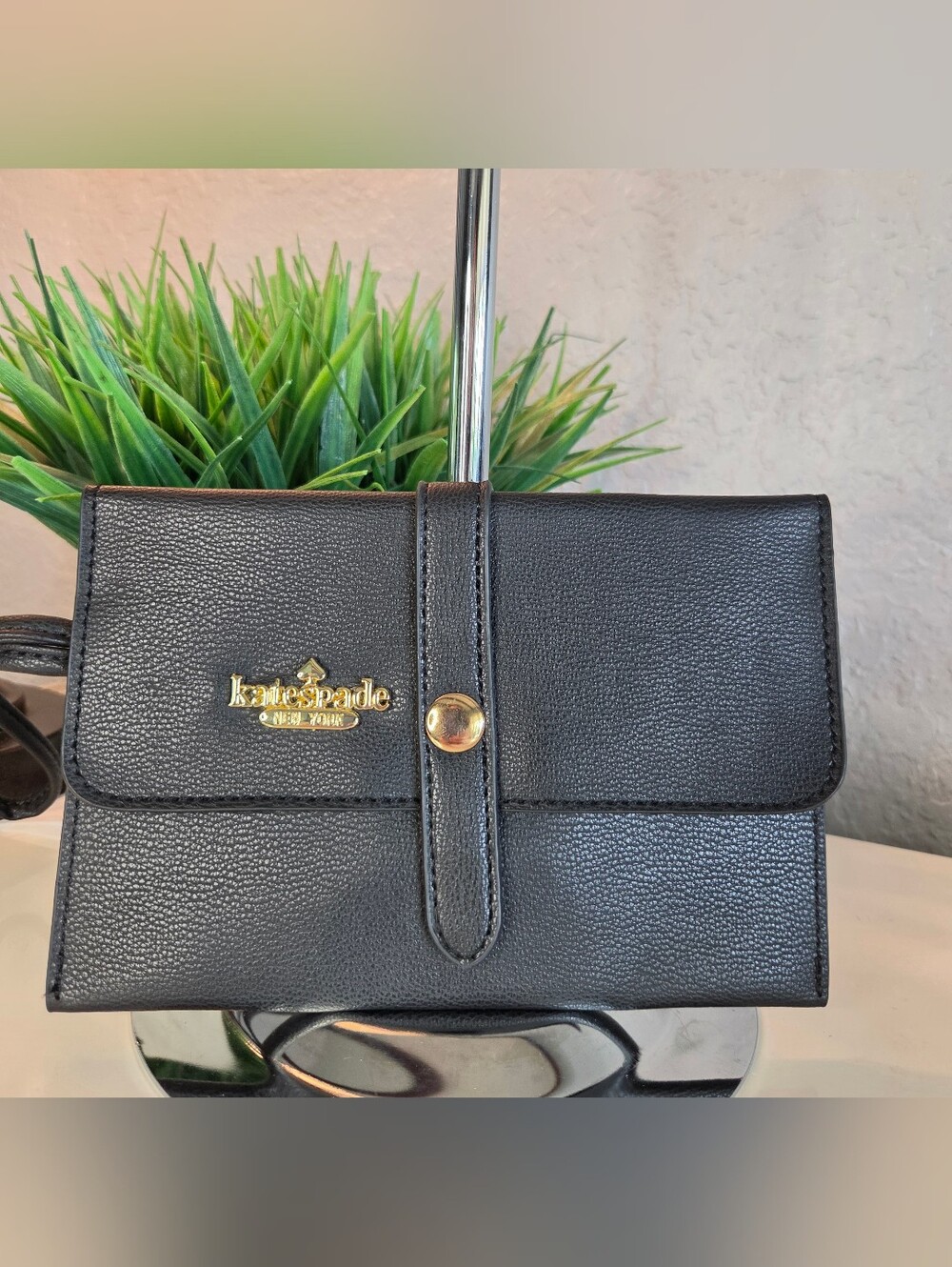 Vinrage Kate Spade Black Pebbled Leather Wristlet